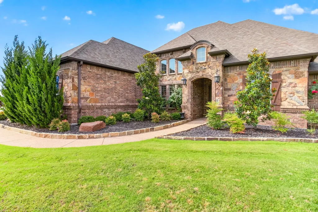 1201 Bluff Springs Drive Fort Worth TX 76052