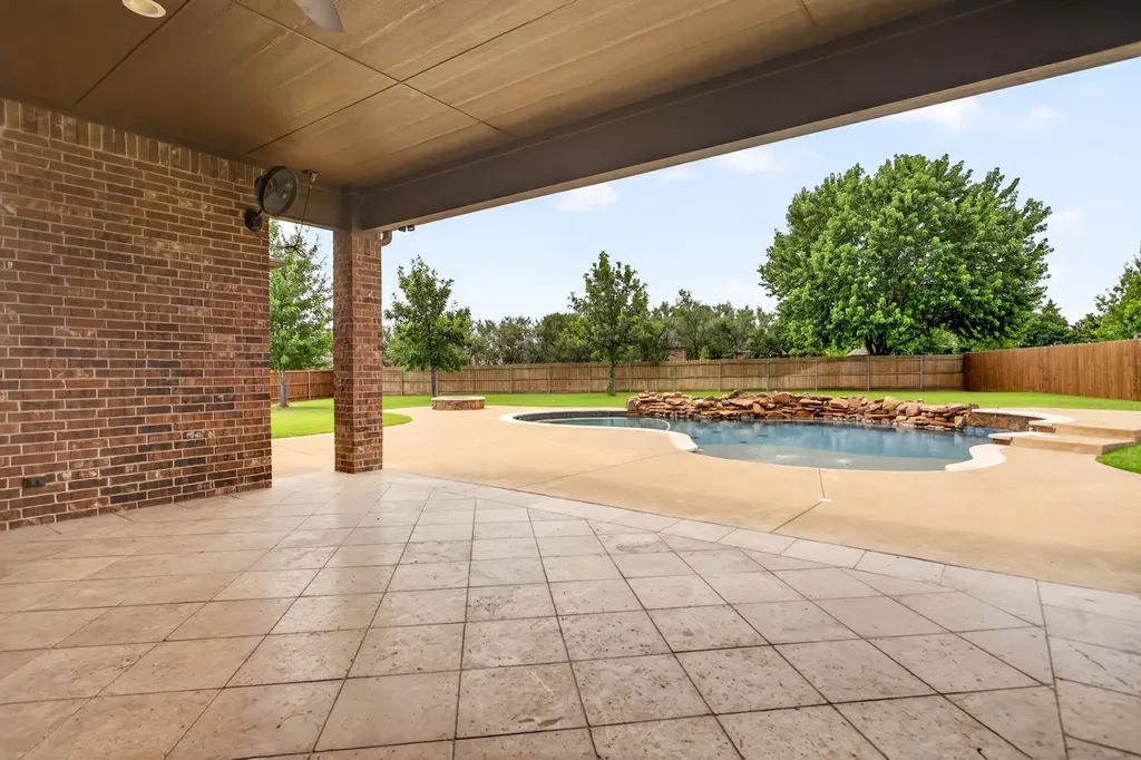1201 Bluff Springs Drive Fort Worth TX 76052