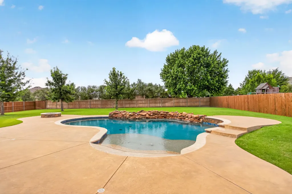 1201 Bluff Springs Drive Fort Worth TX 76052