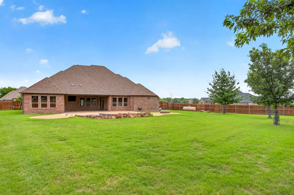1201 Bluff Springs Drive Fort Worth TX 76052