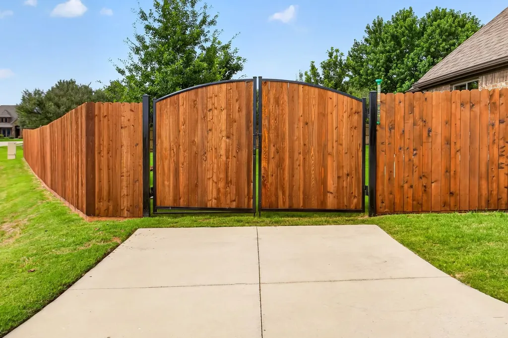 1201 Bluff Springs Drive Fort Worth TX 76052