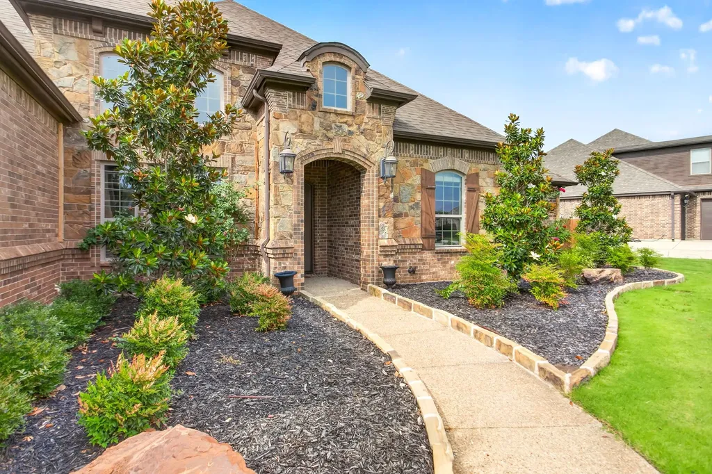 1201 Bluff Springs Drive Fort Worth TX 76052