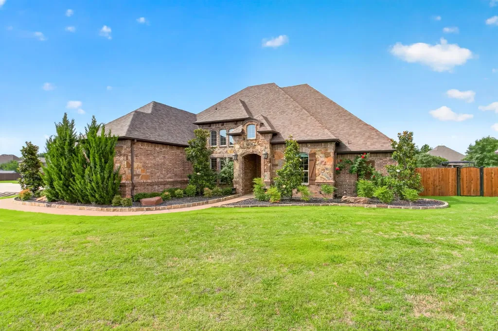 1201 Bluff Springs Drive Fort Worth TX 76052