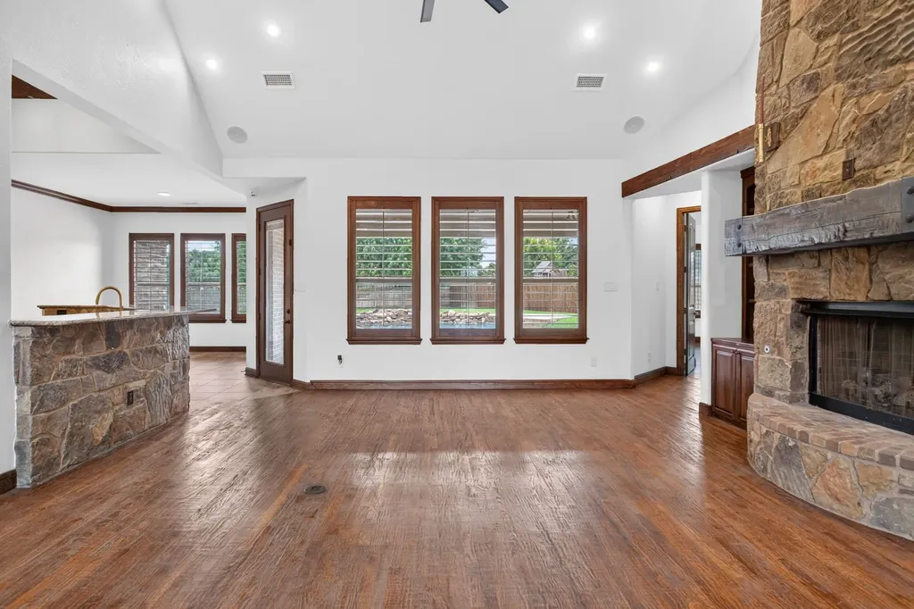 1201 Bluff Springs Drive Fort Worth TX 76052