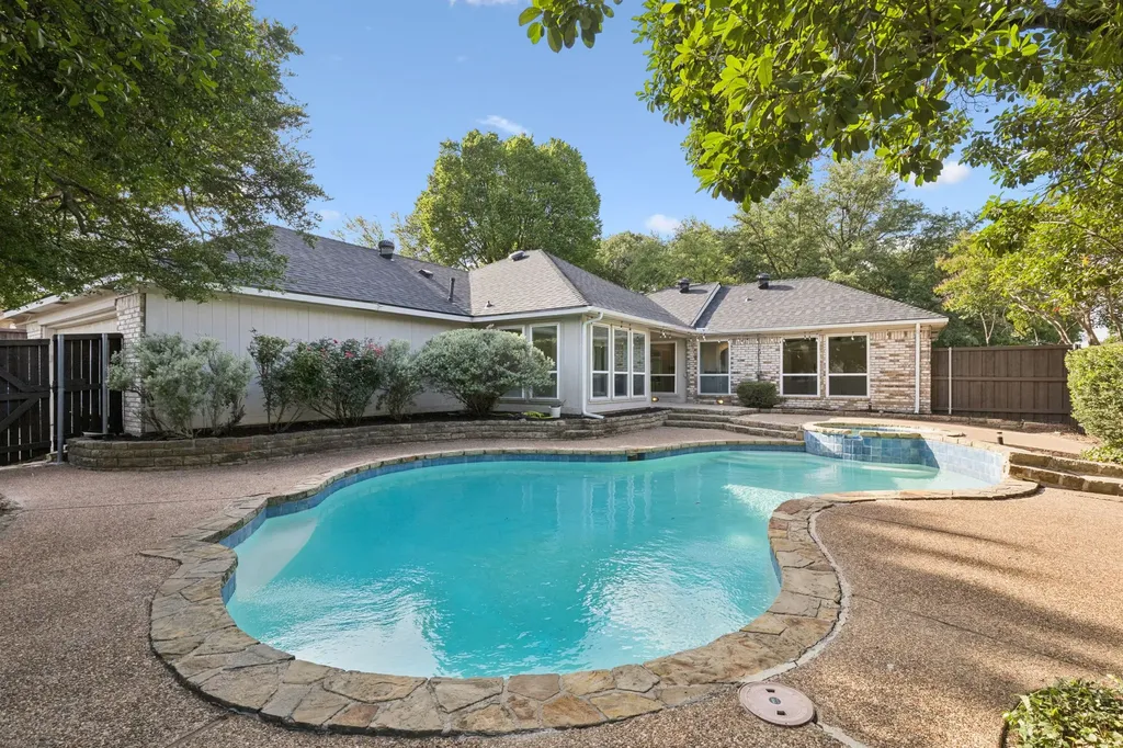 6018 Blue Mist Lane Dallas TX 75248