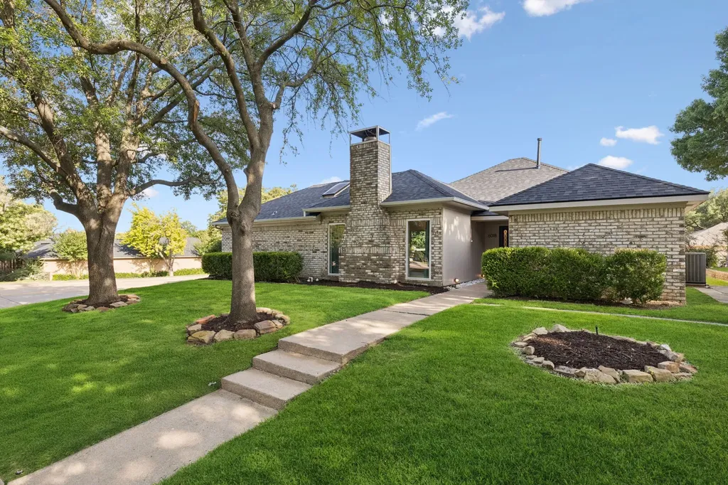 6018 Blue Mist Lane Dallas TX 75248