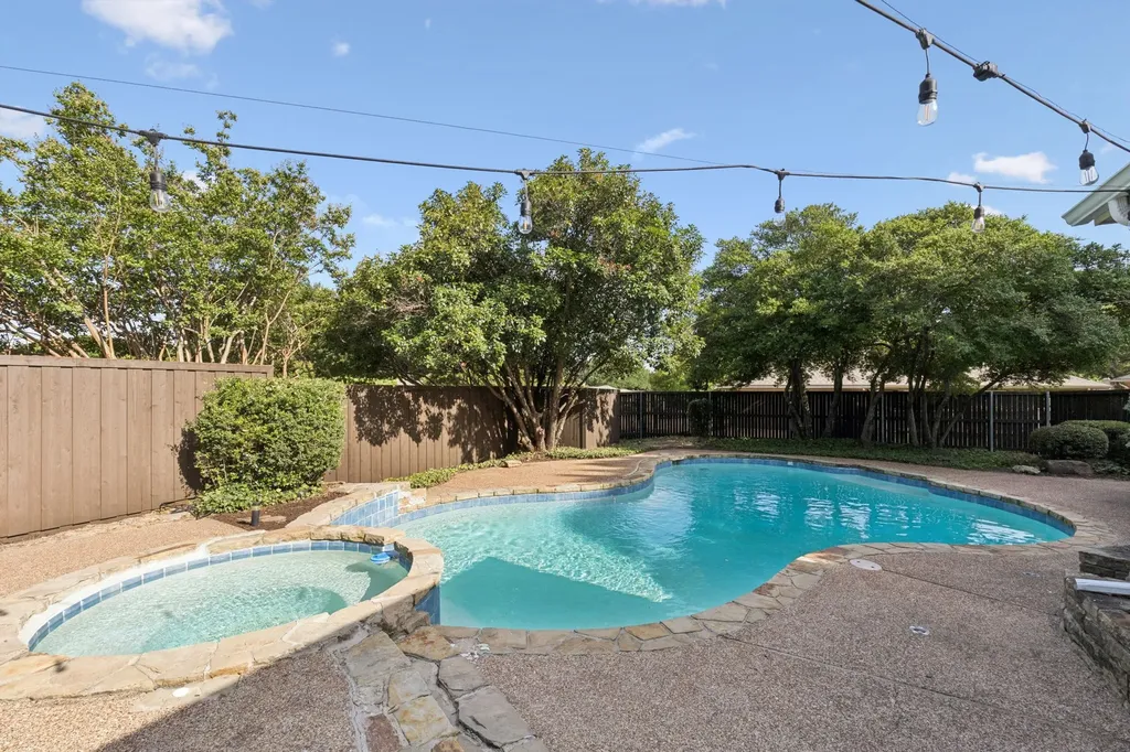 6018 Blue Mist Lane Dallas TX 75248