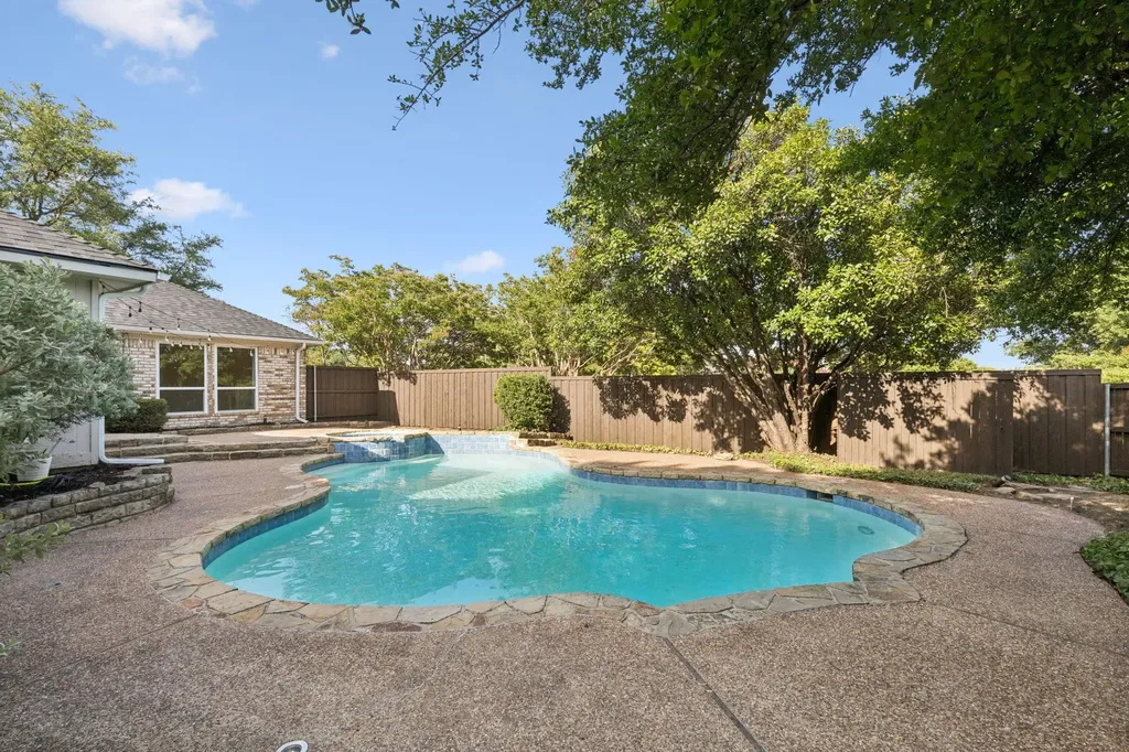 6018 Blue Mist Lane Dallas TX 75248