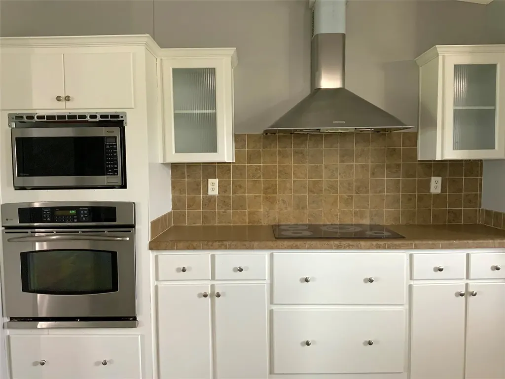 801 County Road 213 Venus TX 76084