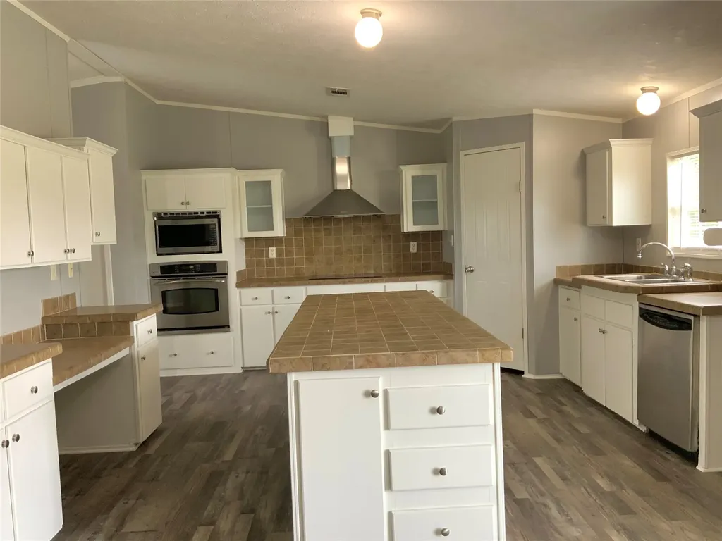 801 County Road 213 Venus TX 76084