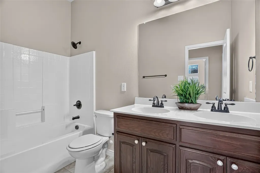 1500 Wren Street Desoto TX 75115