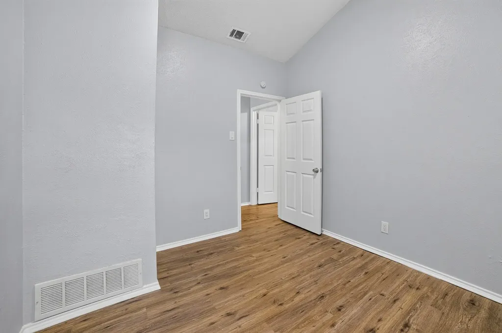 2101 Count Fleet Drive Arlington TX 76011