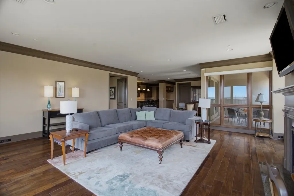 501 Samuels Avenue Fort Worth TX 76102
