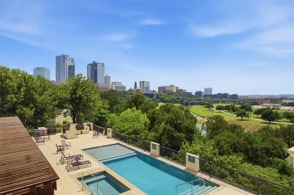 501 Samuels Avenue Fort Worth TX 76102