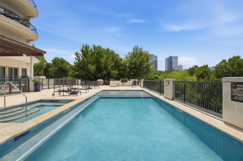 501 Samuels Avenue Fort Worth TX 76102