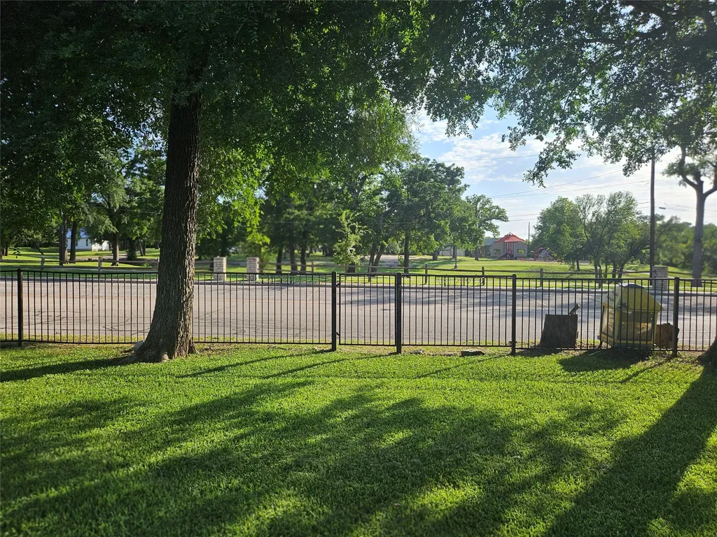 103 Heritage Place Glen Rose TX 76043