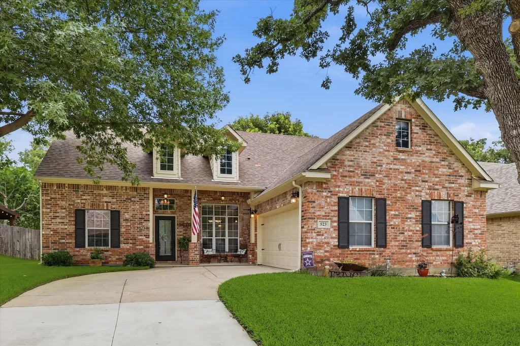 523 Clancy Lane Lake Dallas TX 75065