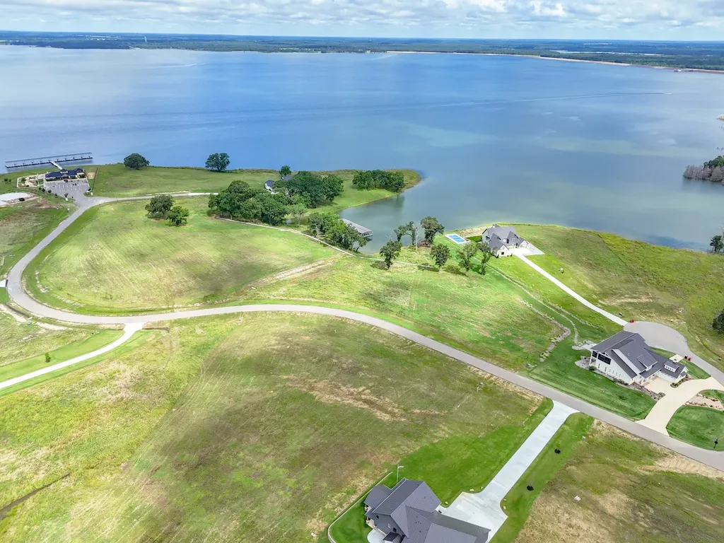 680 Peninsula Drive Honey Grove TX 75446