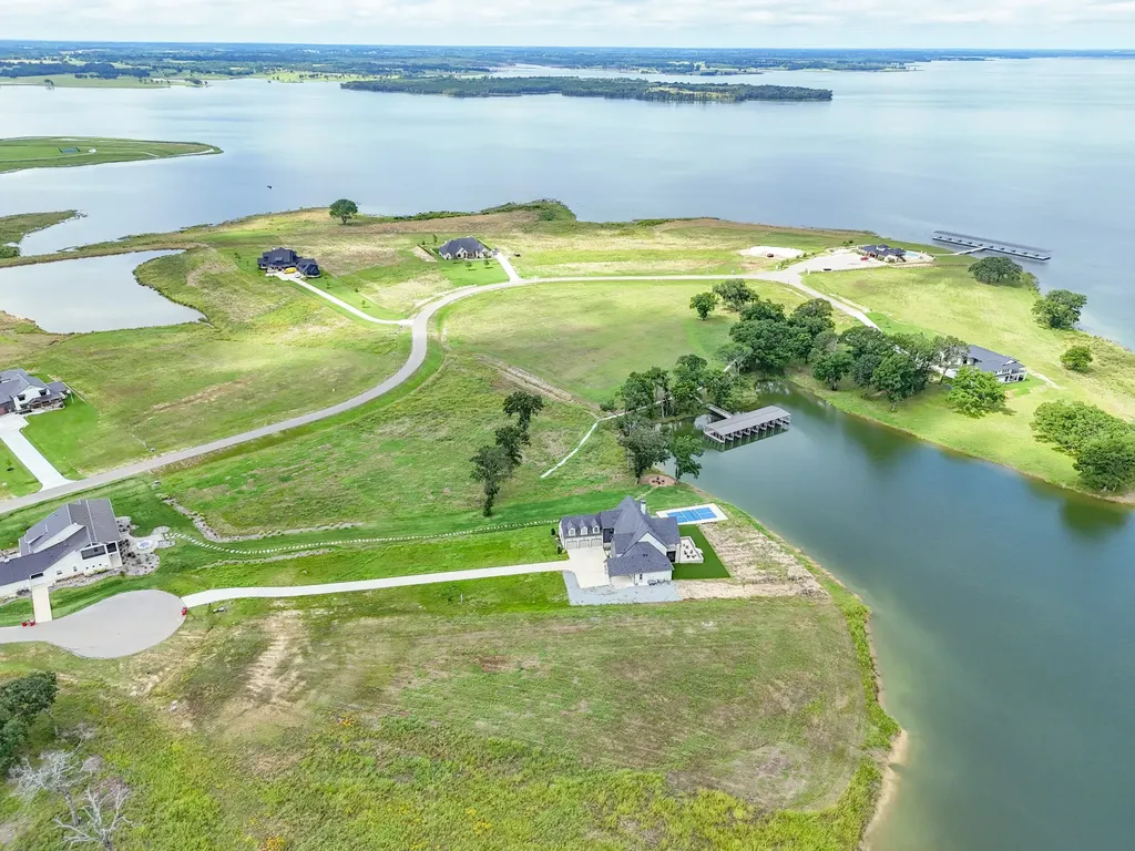 680 Peninsula Drive Honey Grove TX 75446