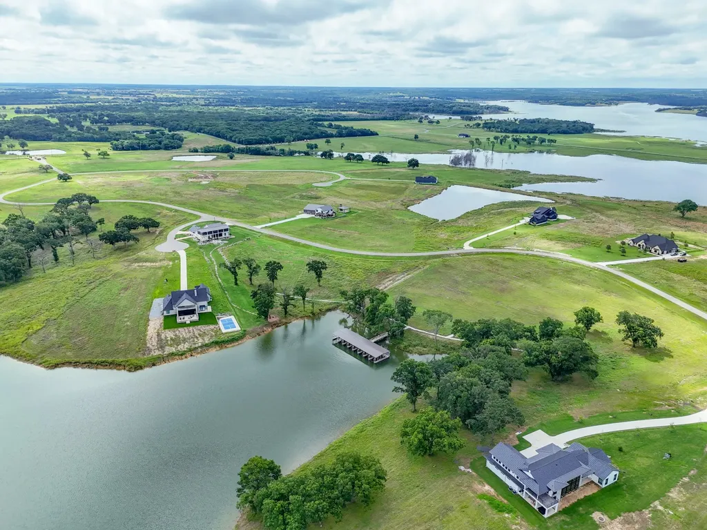 680 Peninsula Drive Honey Grove TX 75446