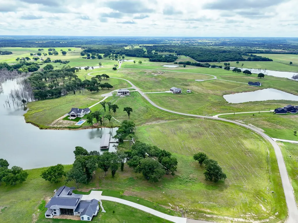 680 Peninsula Drive Honey Grove TX 75446