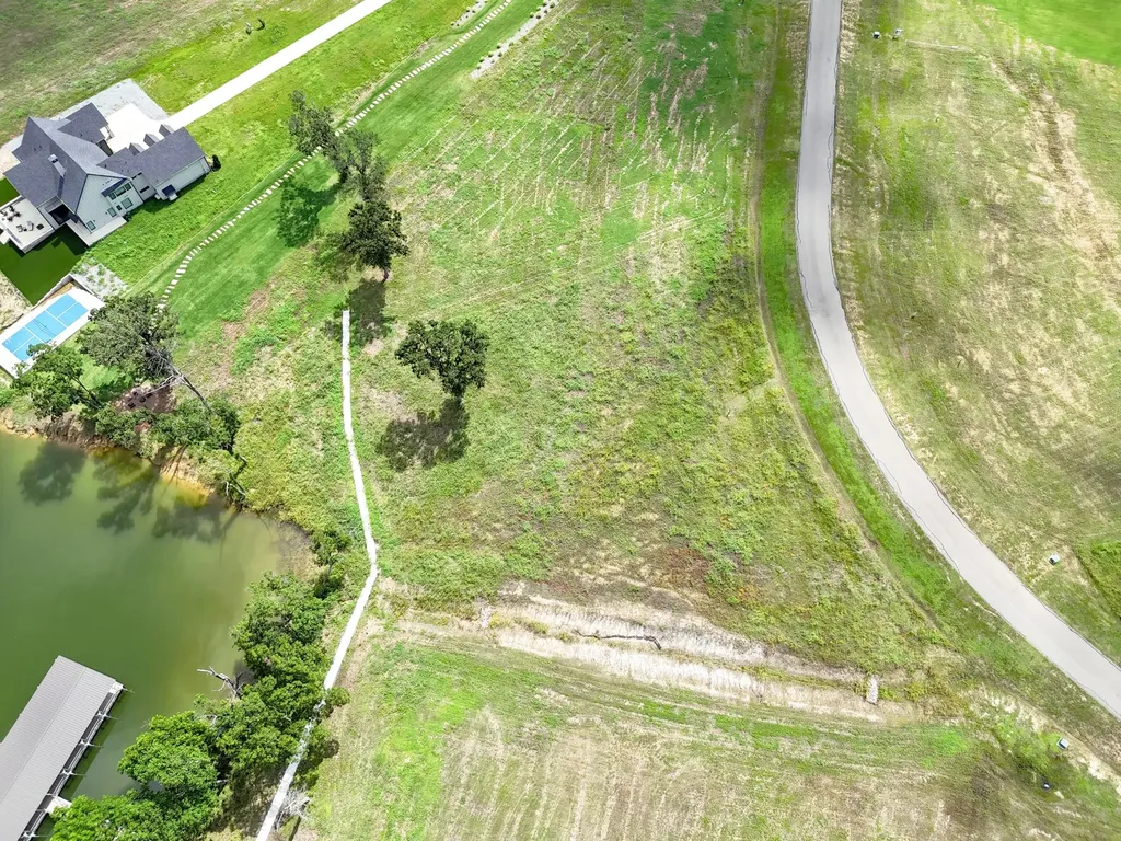 680 Peninsula Drive Honey Grove TX 75446