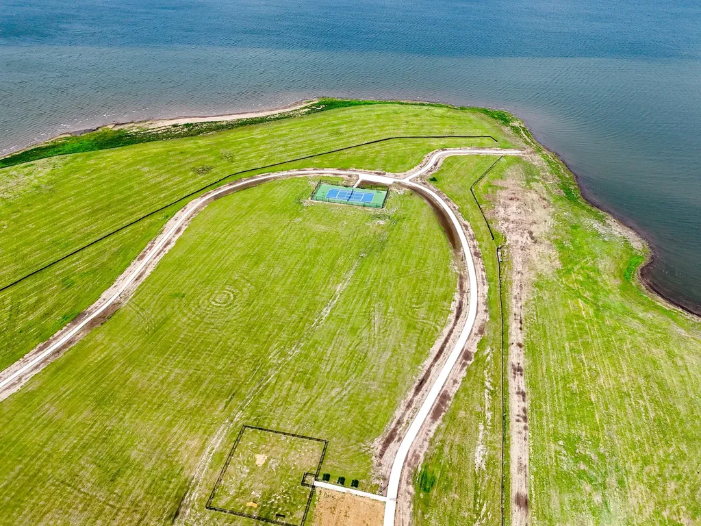 680 Peninsula Drive Honey Grove TX 75446