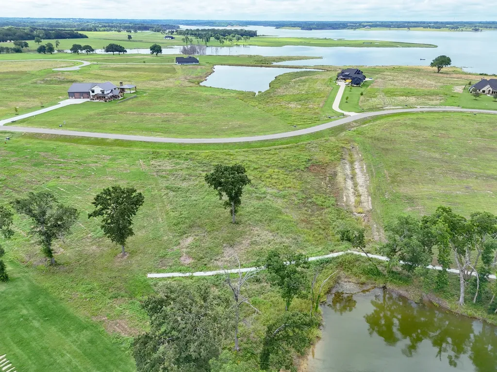 680 Peninsula Drive Honey Grove TX 75446