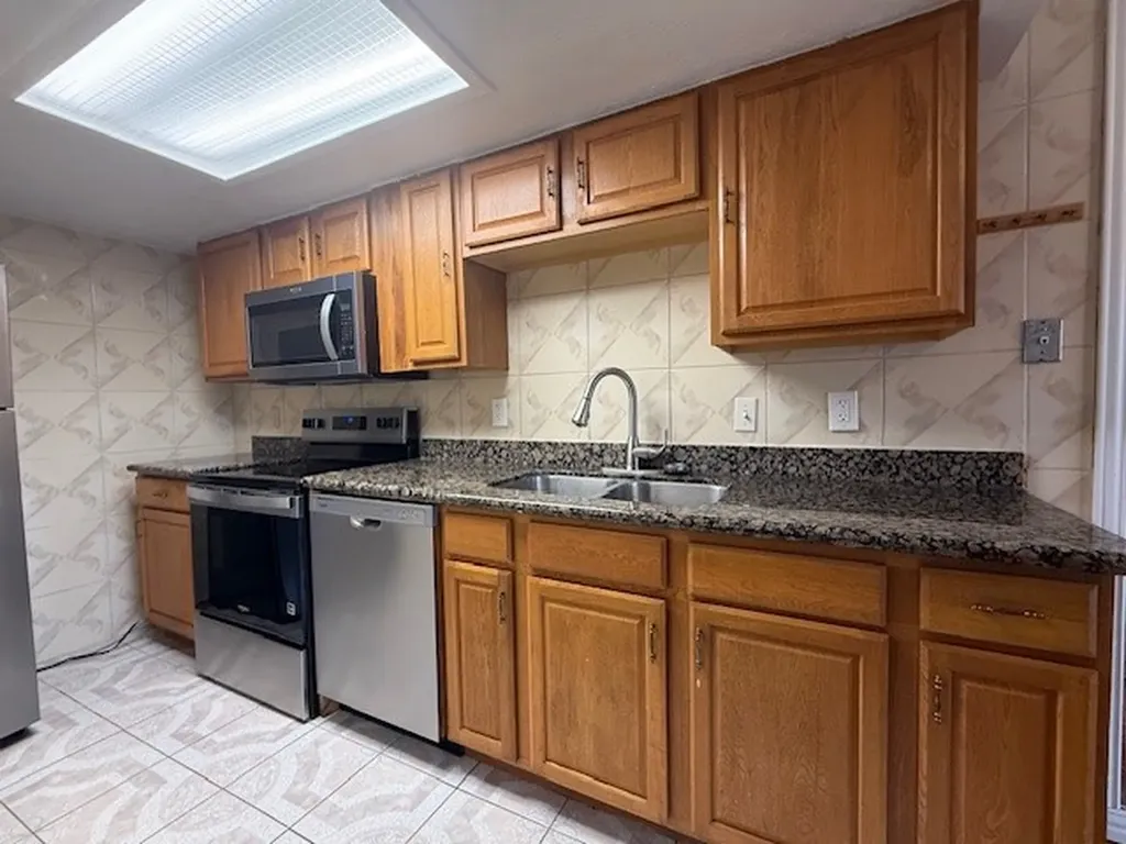 12802 Midway Road Dallas TX 75244