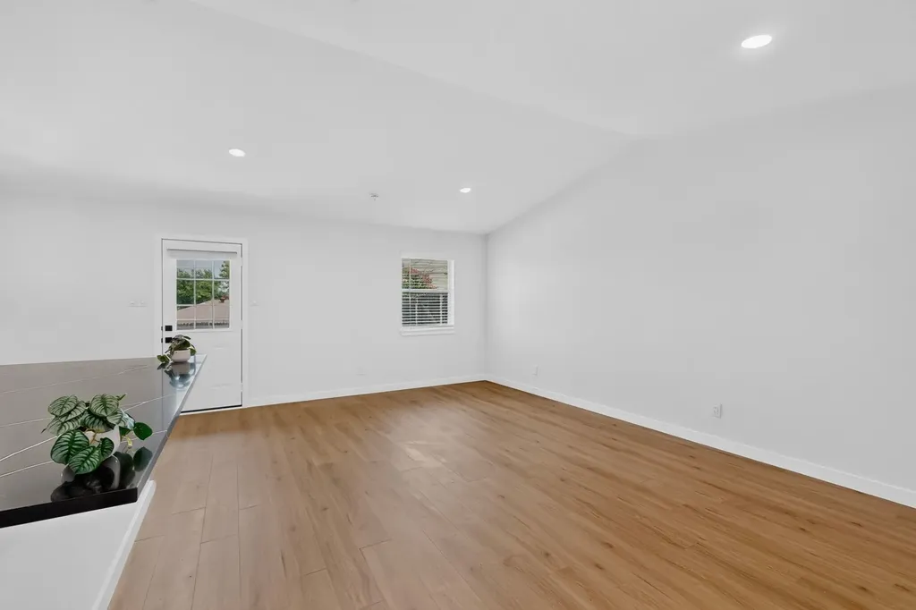 1516 Duet Drive Dallas TX 75241