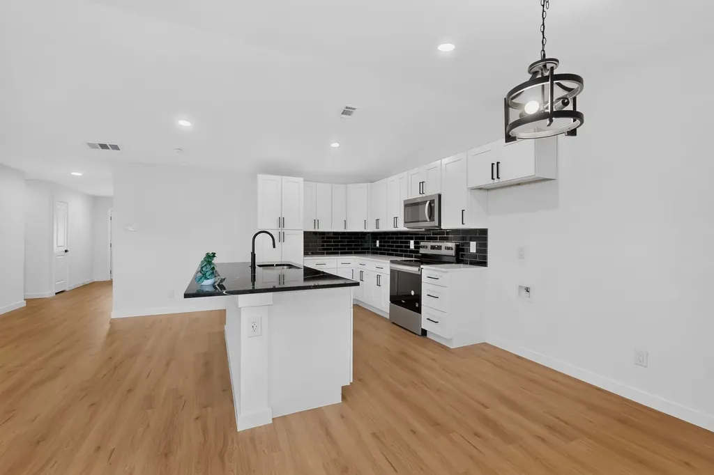 1516 Duet Drive Dallas TX 75241