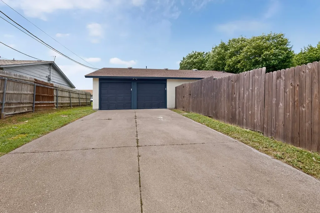 1516 Duet Drive Dallas TX 75241