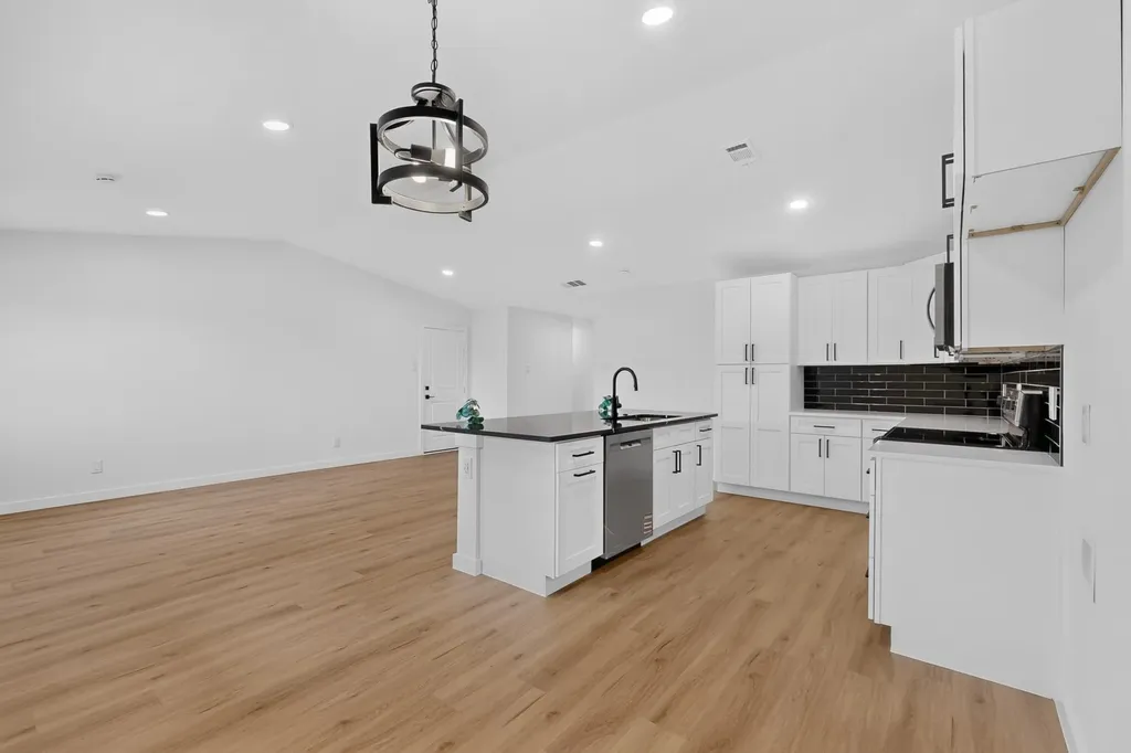 1516 Duet Drive Dallas TX 75241
