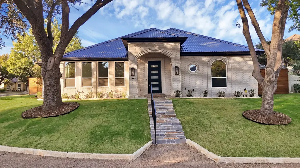 1913 Crockett Circle Irving TX 75038