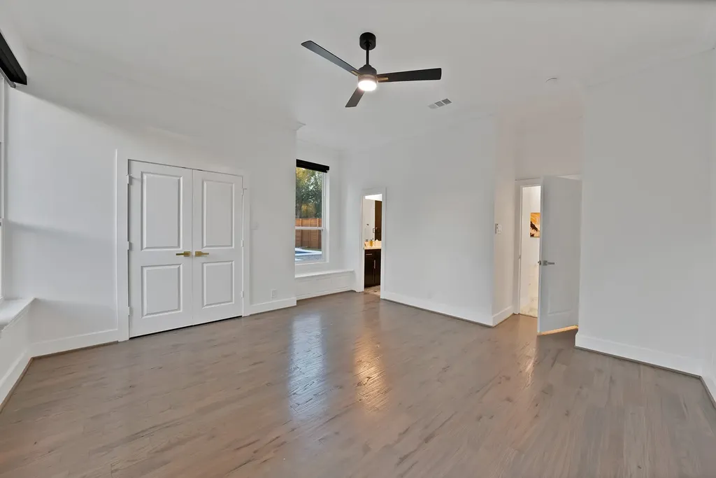 1913 Crockett Circle Irving TX 75038