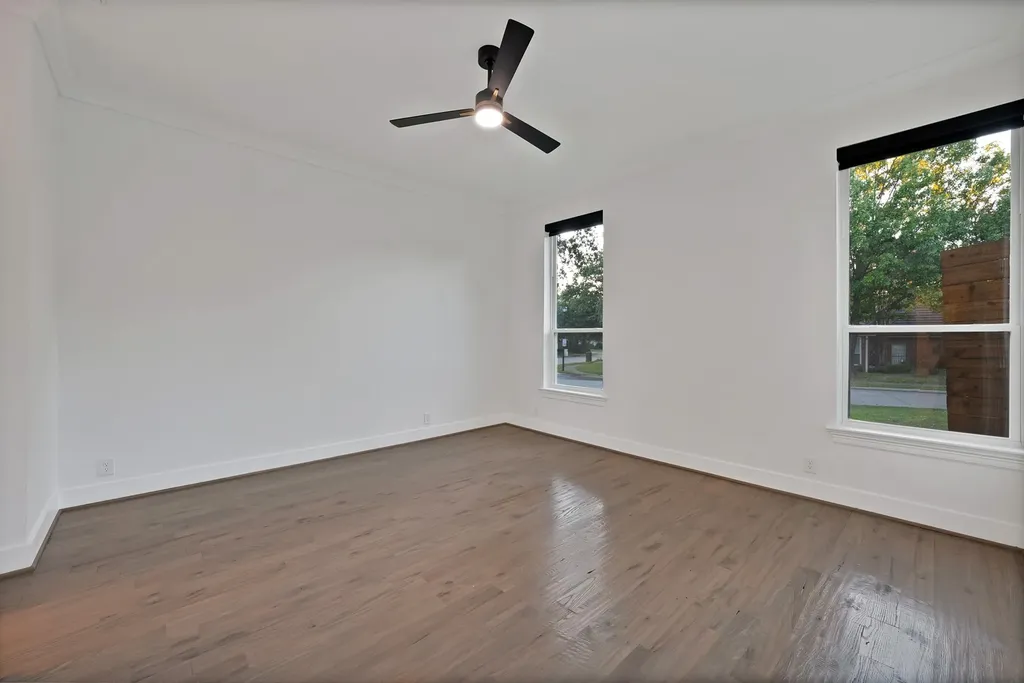 1913 Crockett Circle Irving TX 75038