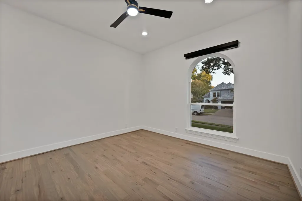 1913 Crockett Circle Irving TX 75038