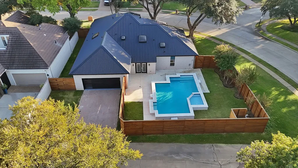 1913 Crockett Circle Irving TX 75038
