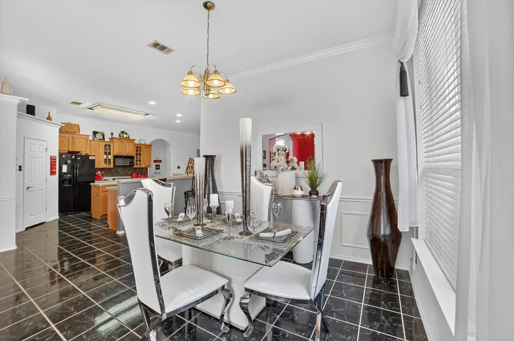 909 Trinity Drive Lancaster TX 75146