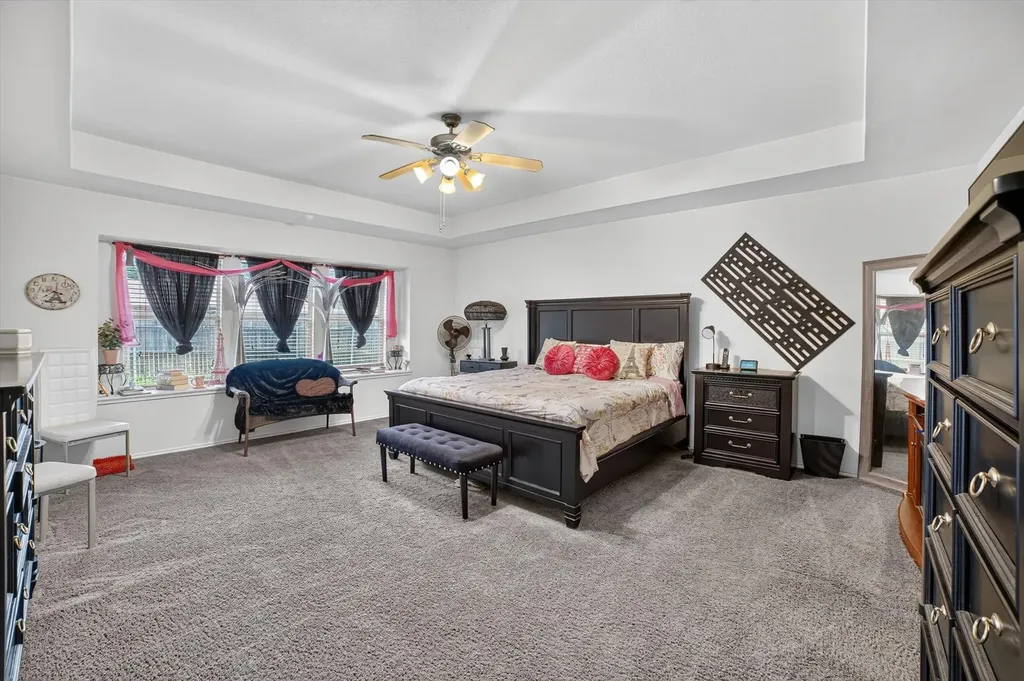 909 Trinity Drive Lancaster TX 75146