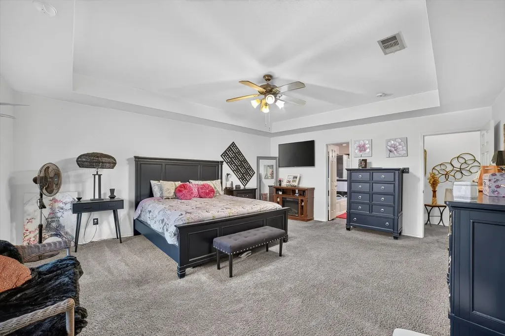 909 Trinity Drive Lancaster TX 75146