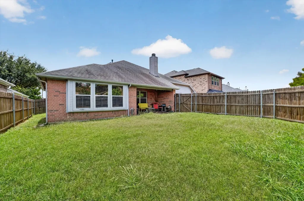 909 Trinity Drive Lancaster TX 75146