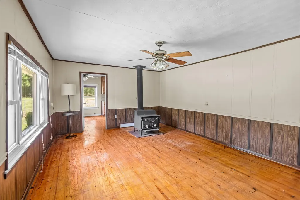 16912 Fm 44 Avery TX 75554
