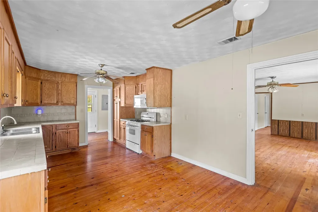 16912 Fm 44 Avery TX 75554