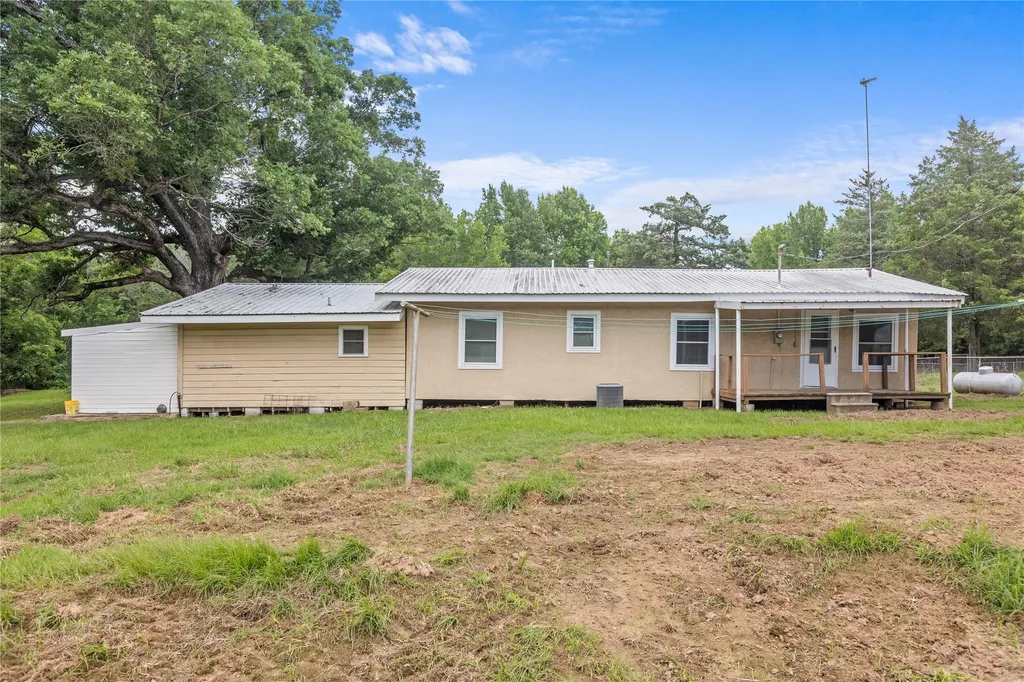 16912 Fm 44 Avery TX 75554