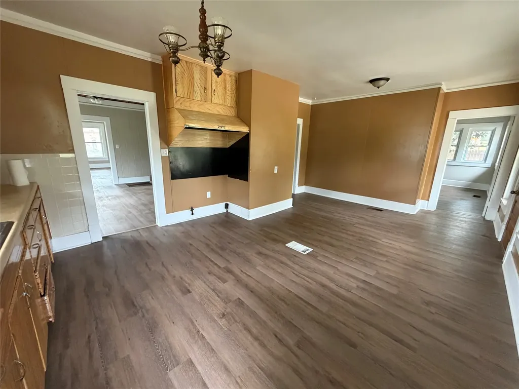 407 S Lamar Street Eastland TX 76448
