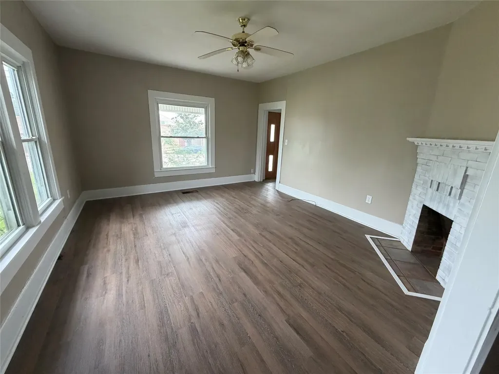 407 S Lamar Street Eastland TX 76448