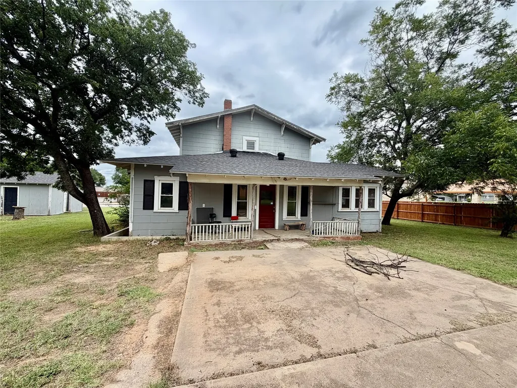 407 S Lamar Street Eastland TX 76448
