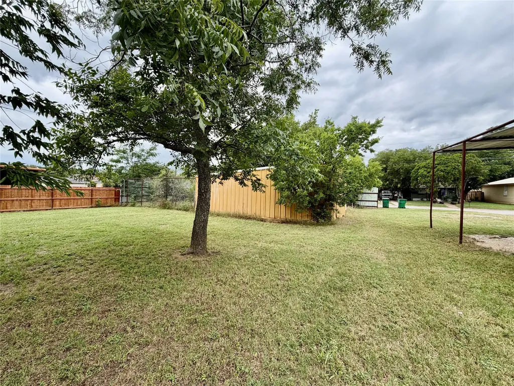 407 S Lamar Street Eastland TX 76448
