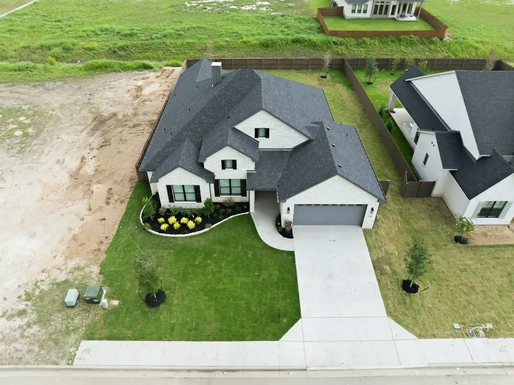 1321 Tahonta Drive Hewitt TX 76643